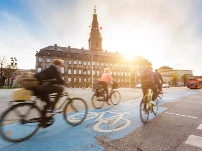 bike_city_sun_rise_1904_2600x1950.jpg