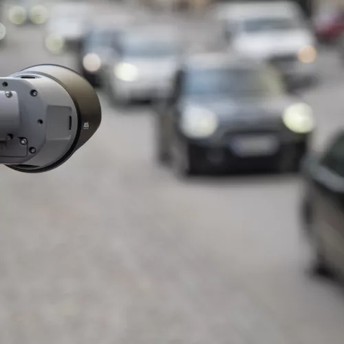 AXIS License Plate Recognition in traffic